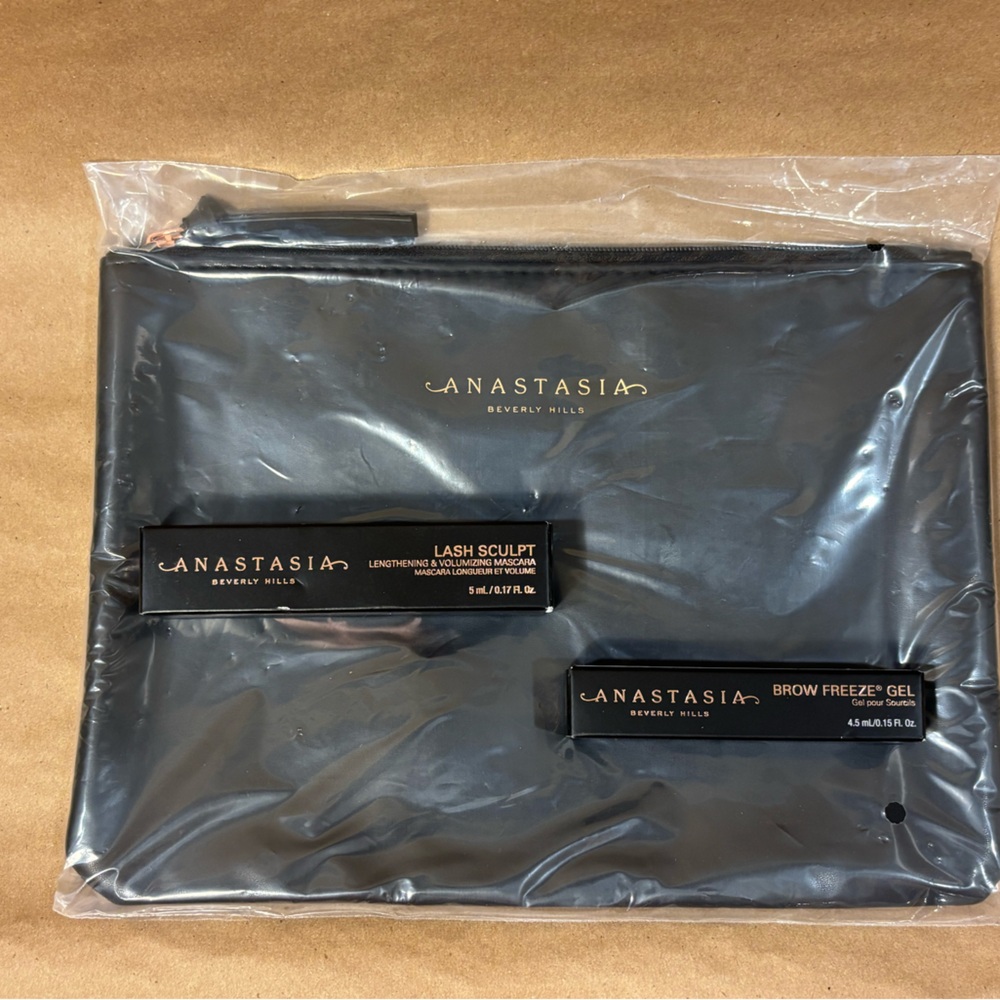 Anastasia Beverly Hills Beauty Kit in Black
